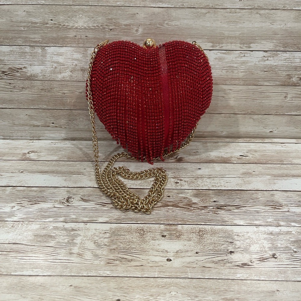 Aqua Beaded Red Heart Clutch with Gold Chain NWOT - Picture 2 of 7